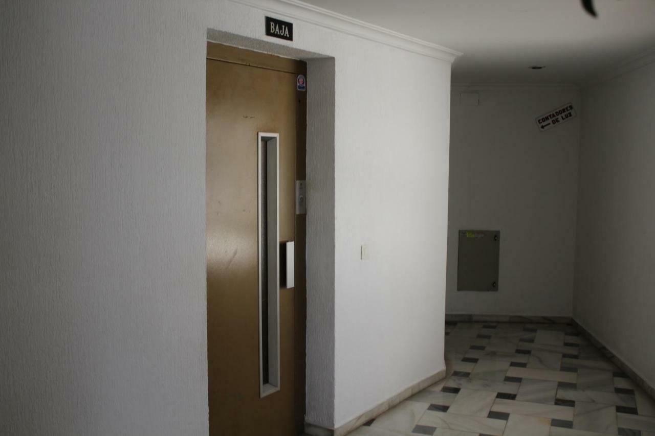 Apartamento Con Parking Gratuito مالقة المظهر الخارجي الصورة